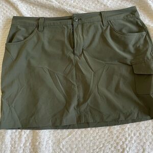 Eddie Bauer Forest Green Women's Skort